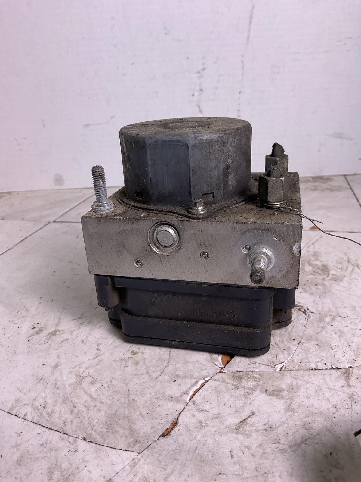 Anti-lock Brake Parts NISSAN VERSA 14 15 16 17 18 190